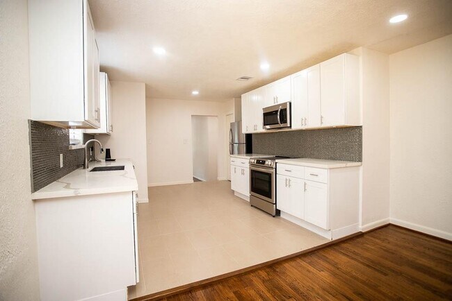 Building Photo - 5415 Palmer St