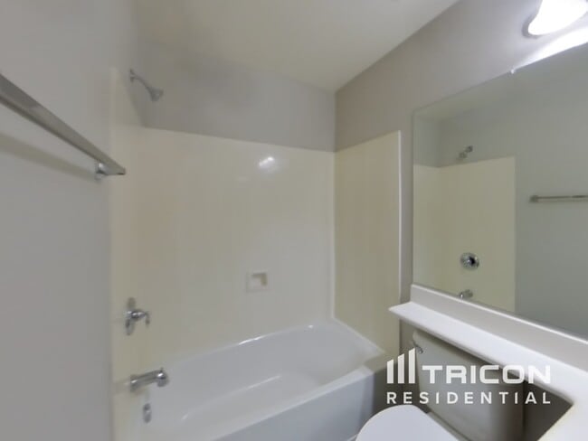 Building Photo - 4360 E Carla Vista Dr