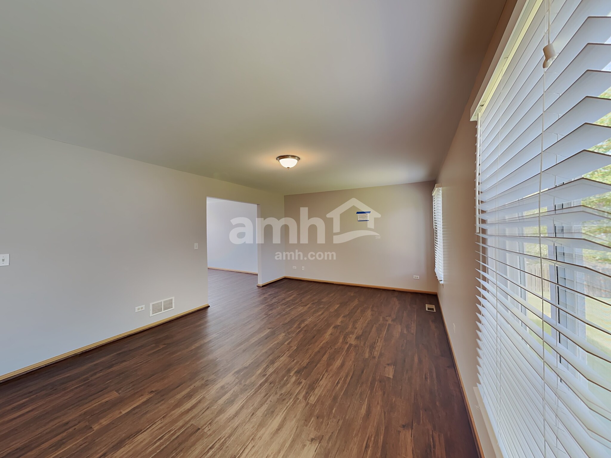 Building Photo - 347 Deering Ln