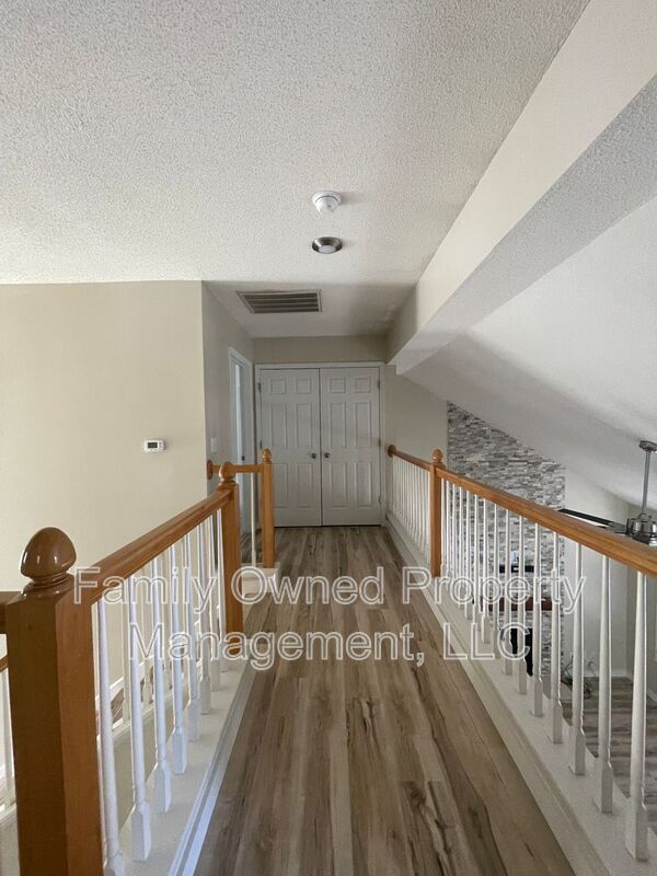 Building Photo - 113 Rockdale Ln