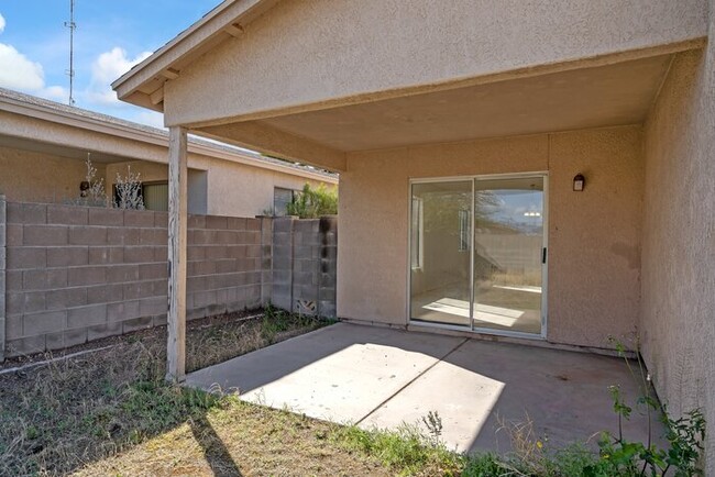 Building Photo - Tucson, AZ - Single-Family - $1,695.00 Ava...