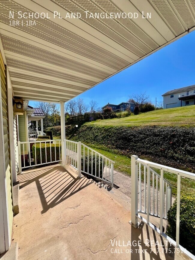 Building Photo - 335 N School Pl