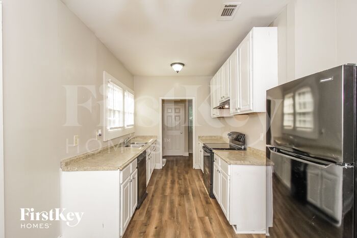 Building Photo - 1387 Beecher St SW