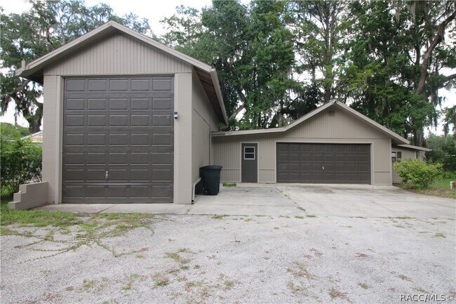 Building Photo - 5245 S Covewood Terrace