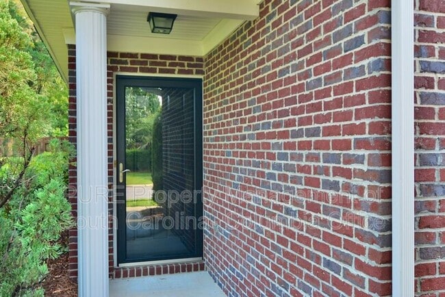 Building Photo - 228 Buffwood Dr