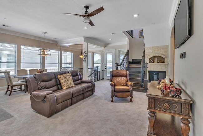 Building Photo - 615 29th St