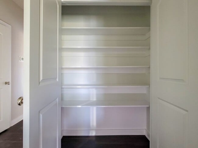 Building Photo - Beautiful 3 BR, 2 BA in Corsicana