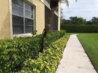 Building Photo - 1227 SW 46th Ave