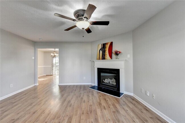 Building Photo - 240 Springbottom Ct SE