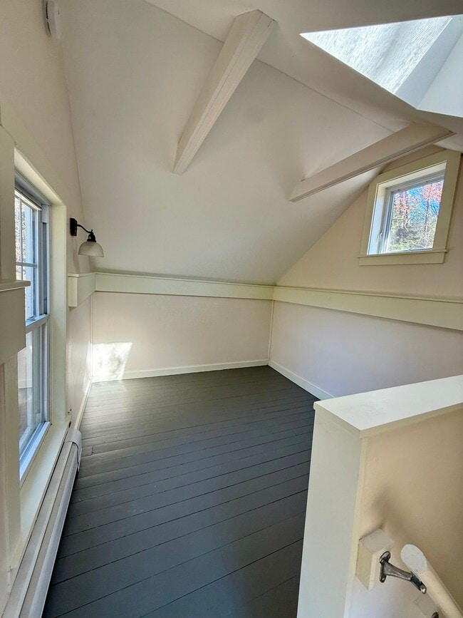 Building Photo - 256 Shelburne Falls Rd