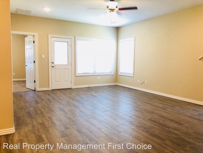 Building Photo - 9800 Mylea Cir