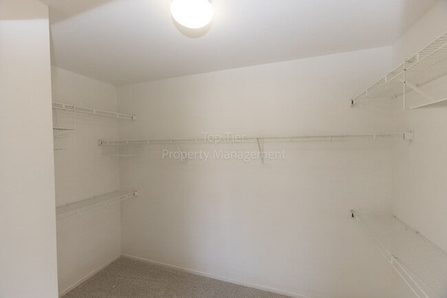 Building Photo - Beautiful home in Sunset Glen with 4 bedrooms 2.5 bath, 1726 Sq Ft available NOW