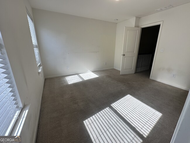 Building Photo - 882 Ambient Way