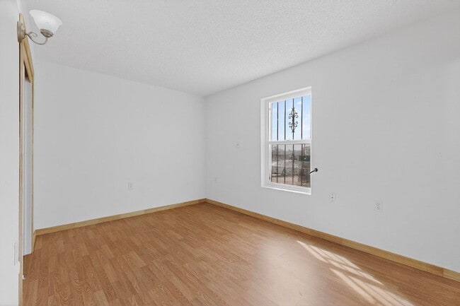 Building Photo - Rural South Valley 4 Bedroom  1.75 Bath 1256/sf