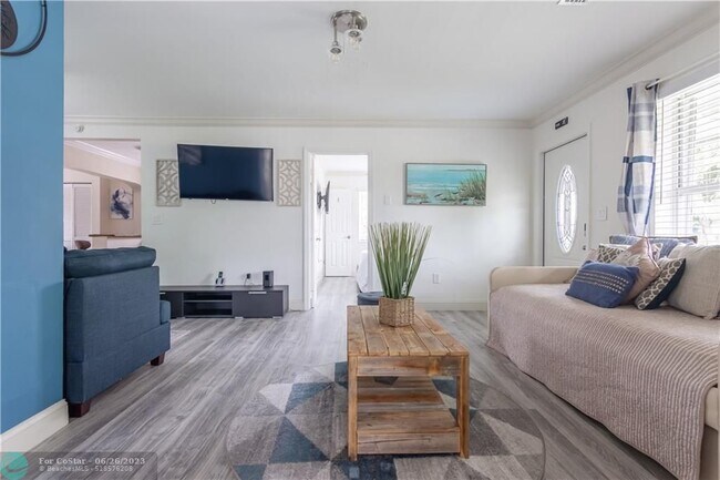 Building Photo - 6464 McClellan St