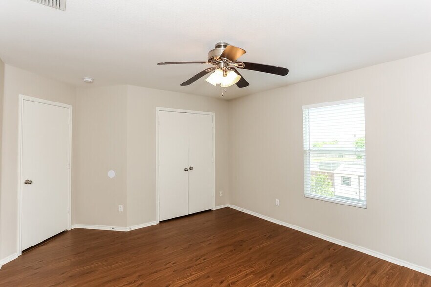 Building Photo - 1421 Krista Dr