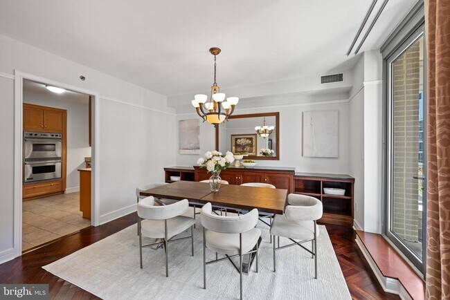 Building Photo - 1155 23rd St NW