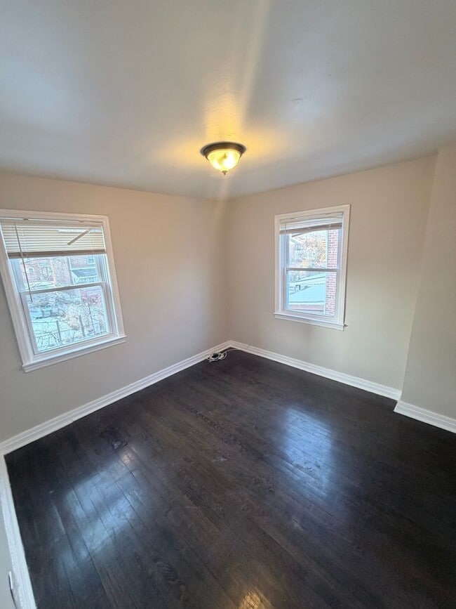 Building Photo - 3 Nordacs