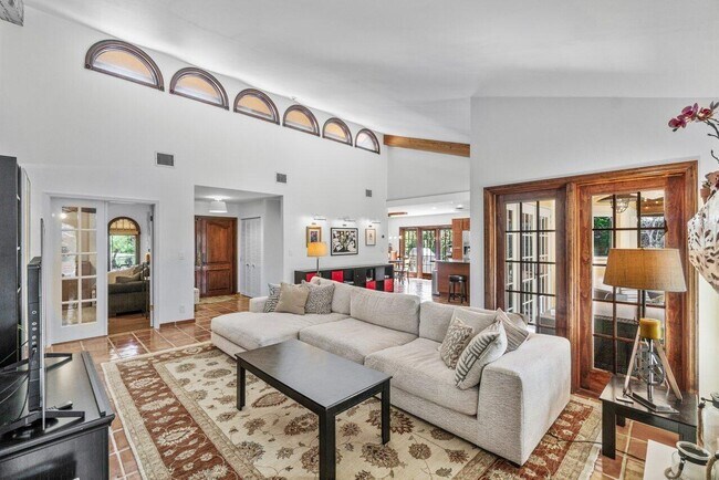 Building Photo - 2598 NW 27th St