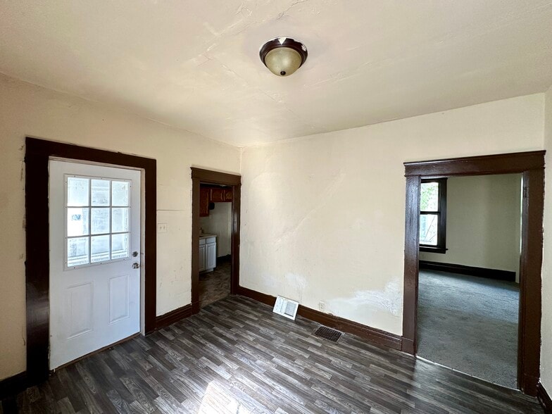 Building Photo - 413 Bartram Ave