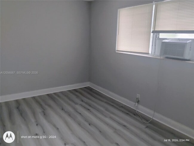 Building Photo - 4321 W Hallandale Beach Blvd