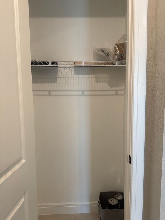 Building Photo - Lakeview Living with Bonus Flex Space & Resort-Style Amenities