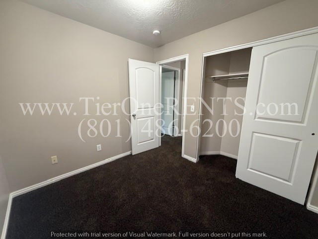 Building Photo - No deposit option for qualified renters wi...