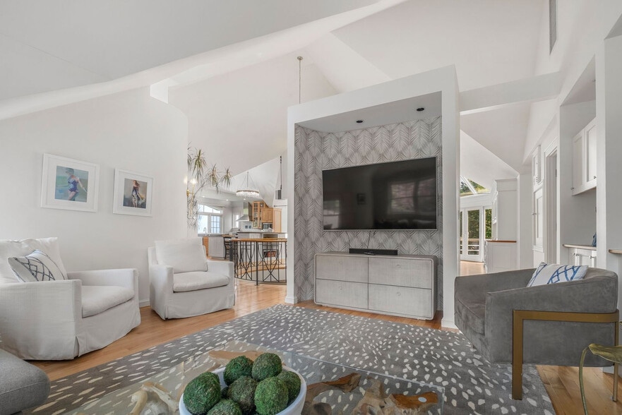 Building Photo - 43 Agamenticus Ave