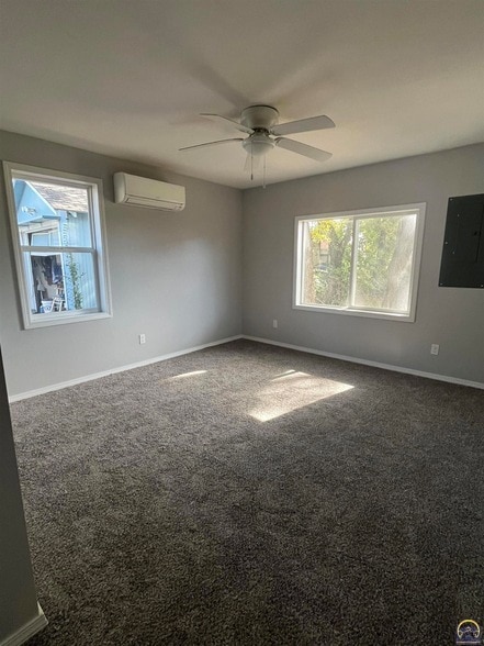 Building Photo - 2011 W 7th Ave