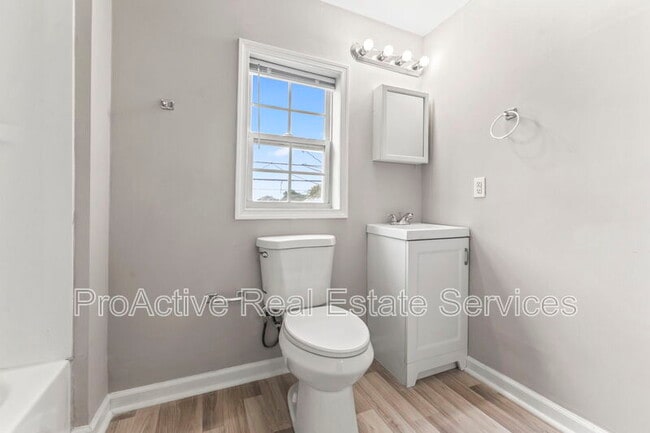 Building Photo - 1511 Highland Ave