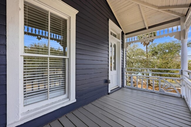 Building Photo - 300 E 3rd St