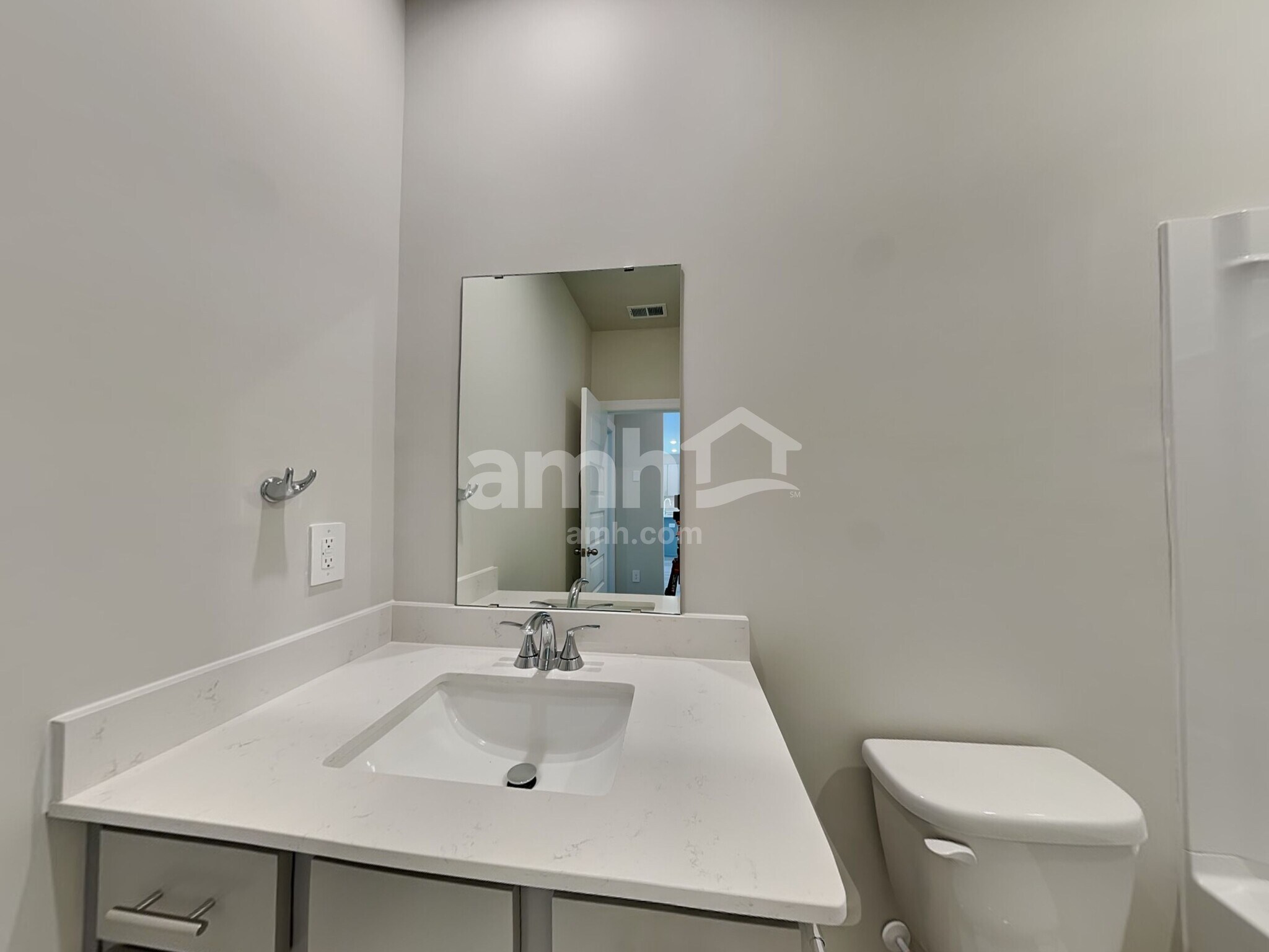 Building Photo - 210 Granby Trl