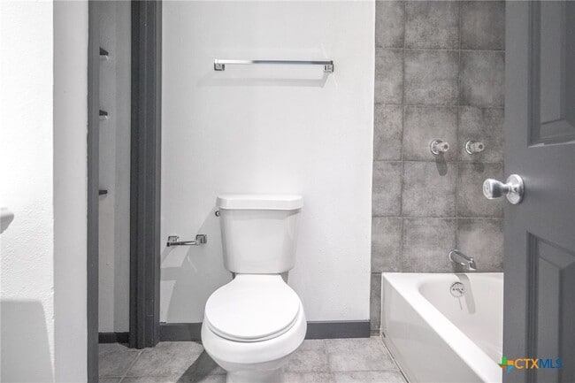 Building Photo - 803 Happy Haven Rd