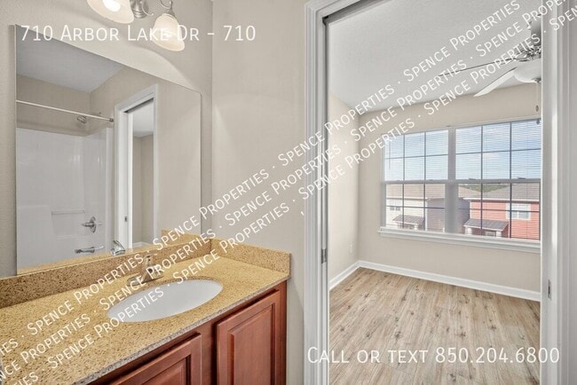 Building Photo - 710 Arbor Lake Dr