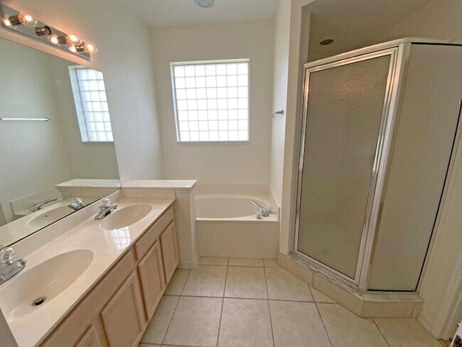 Building Photo - 1603 Prestwick Pl