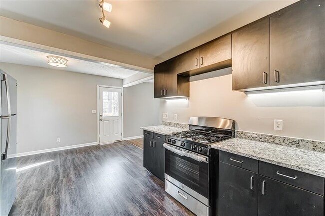 Building Photo - 4652 Old Cowan Rd