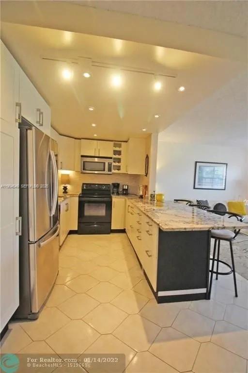 Building Photo - 4008 Berkshire A