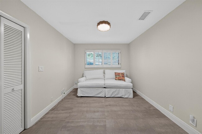 Building Photo - 1505 SE 11th St