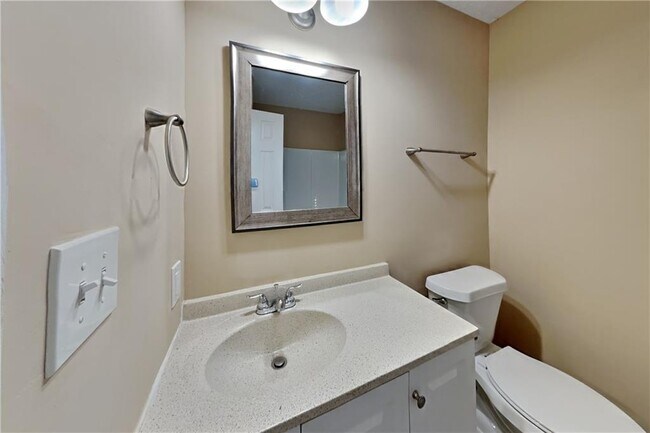 Building Photo - 1059 Rockcrest Dr