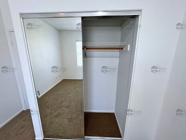 Building Photo - End unit 4 Bedroom House Available Now in ...
