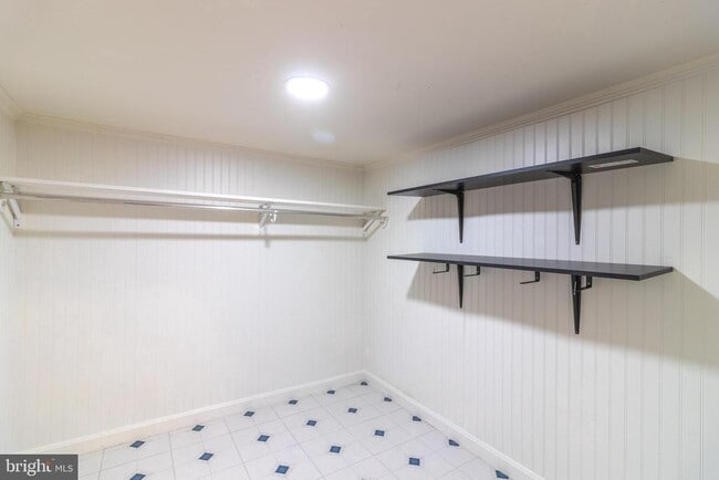 Building Photo - 4796 Gainsborough Dr