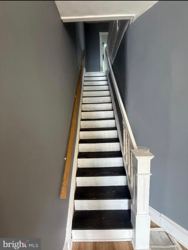 Building Photo - Newly Renovated 3 Bed, 1 bath for rent