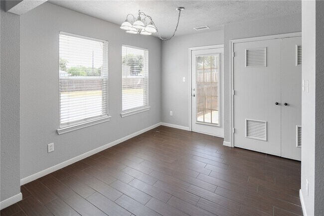 Building Photo - 503 Thornton Ct