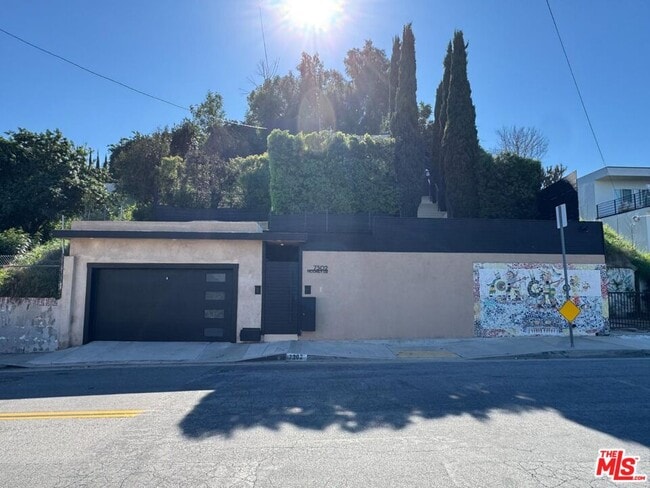 Building Photo - 7302 Mooney Dr