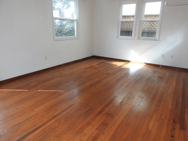 Building Photo - Charming Spanish House with Secluded Yard