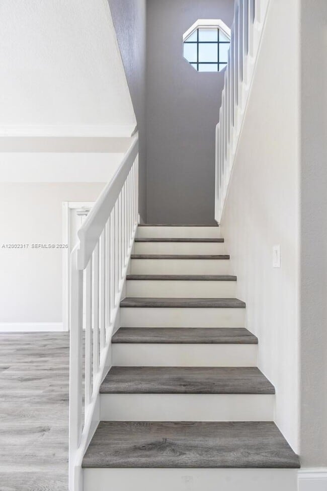 Building Photo - 152 Santa Barbara Way