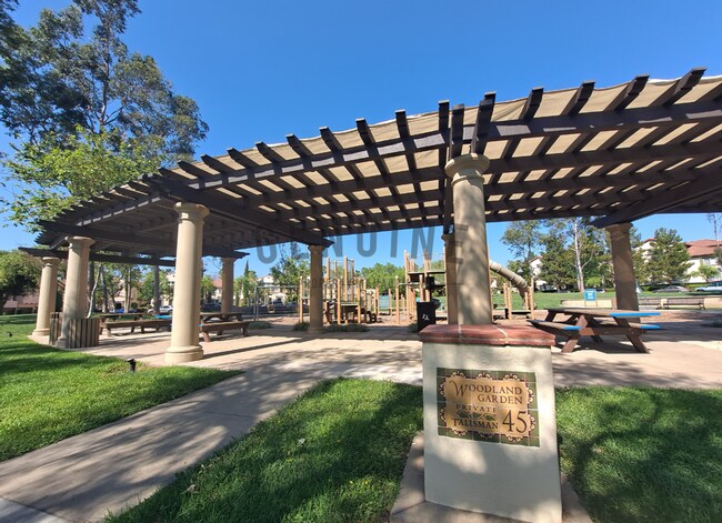 Building Photo - Beautiful Two-Level 2Bd 2Ba Condo in Irvine