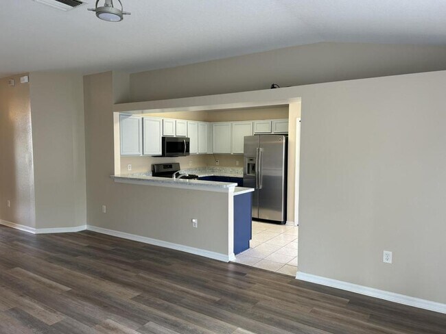 Building Photo - 30534 Tremont Dr