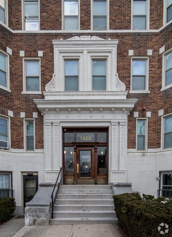 Building Photo - 1669 Commonwealth Ave