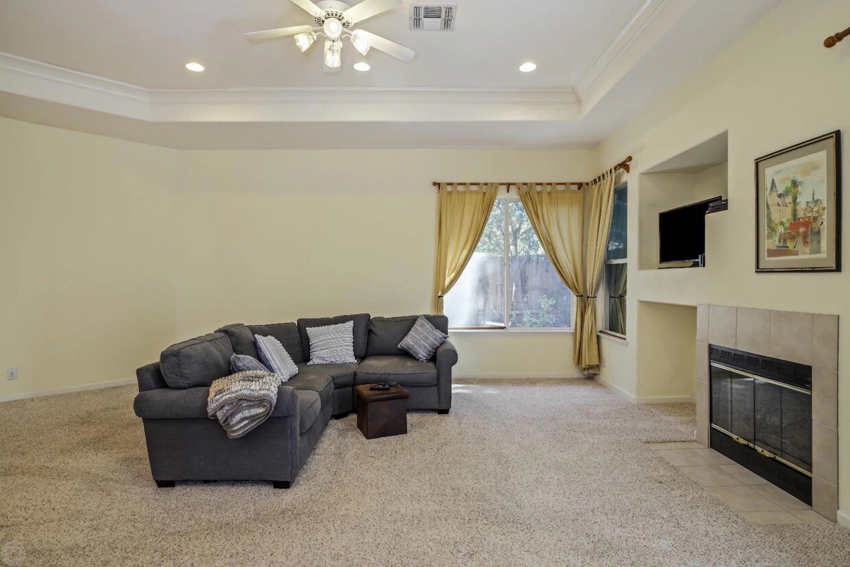 Building Photo - 4287 Windsong Dr